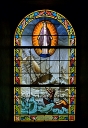 Verrière ex-voto de la baie 4 (verrière figurée) : Notre-Dame des marins