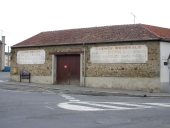 Entrepôt commercial, place du Champ de Foire (La Guerche-de-Bretagne)