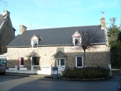 Maison, 9 rue du Relais de poste, le Vieux Bourg (Miniac-Morvan)