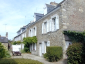 Les alignements de maisons sur la commune de Saint-Lunaire