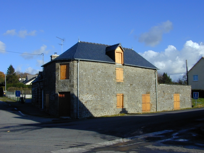 Café, le Chat Troussé (Trémeheuc)
