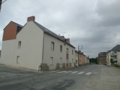 Alignement de maisons, rue de la Poste (Vignoc)
