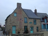 Mairie et écoles sur la commune de Eancé