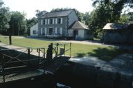 Canal de Nantes à Brest, site de l'écluse n° 28 de la Ville aux Fruglins (Le Roc-Saint-André fusionnée en Val d'Oust en 2016)